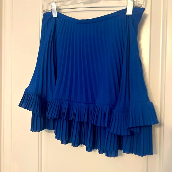 Banana Republic Mini Skirt | 2 - Picture 2 of 4